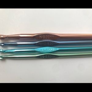 4 piece set crochet hooks